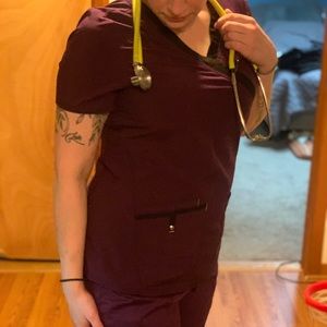 COPY - EGGPLANT | SCRUB TOP